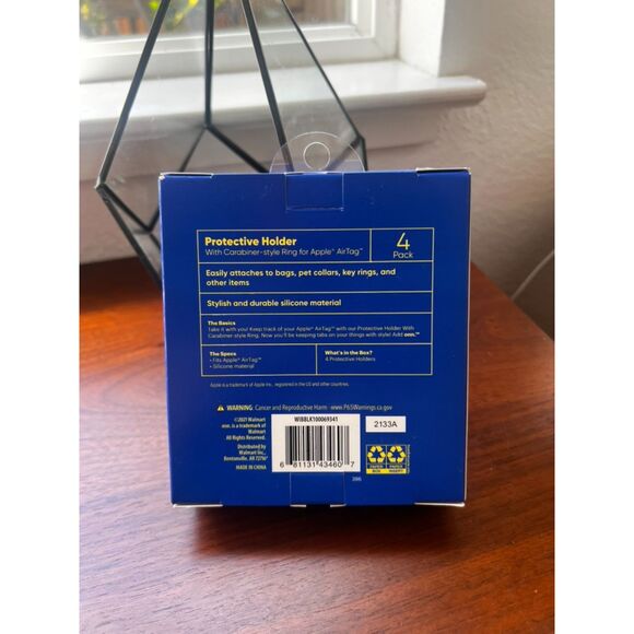 New Apple Air Tag Carabiner Holder 4-pack Box - Picture 2 of 2